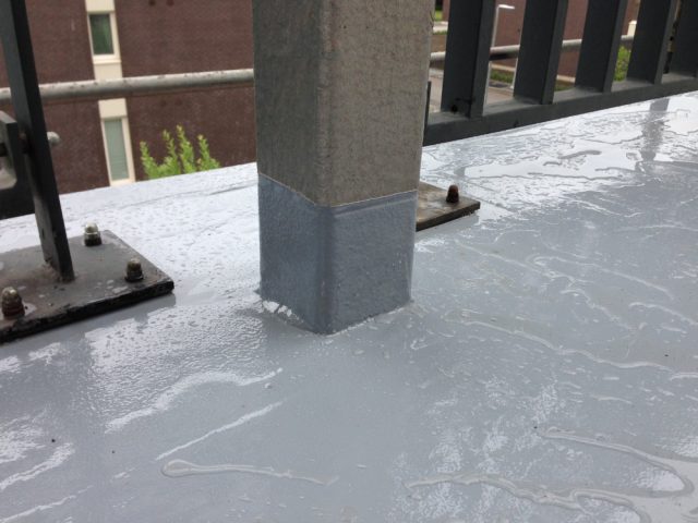 Terrassi varikatuse kandeposti vedelplast hüdroisolatsioon